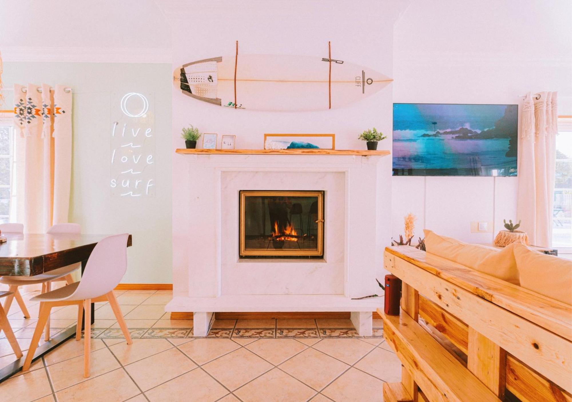 Cliff Surf House Vandrerhjem A dos Cunhados Eksteriør bilde
